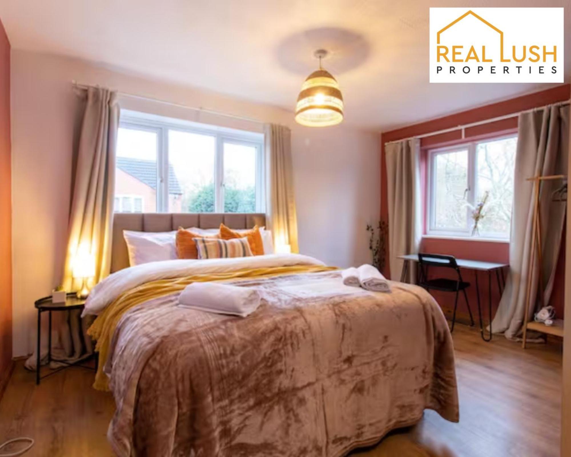 One-Bedroom Apartment By Real Lush Properties In Langsett ウォルヴァーハンプトン エクステリア 写真